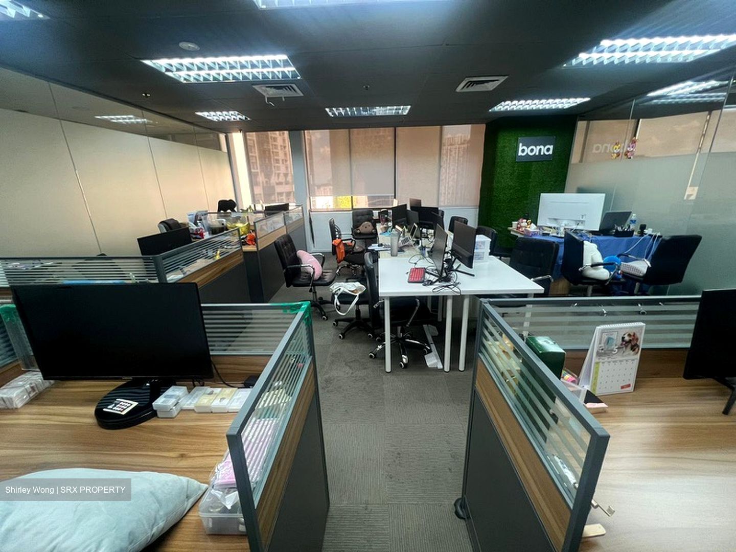 International Plaza (D2), Office #606387291